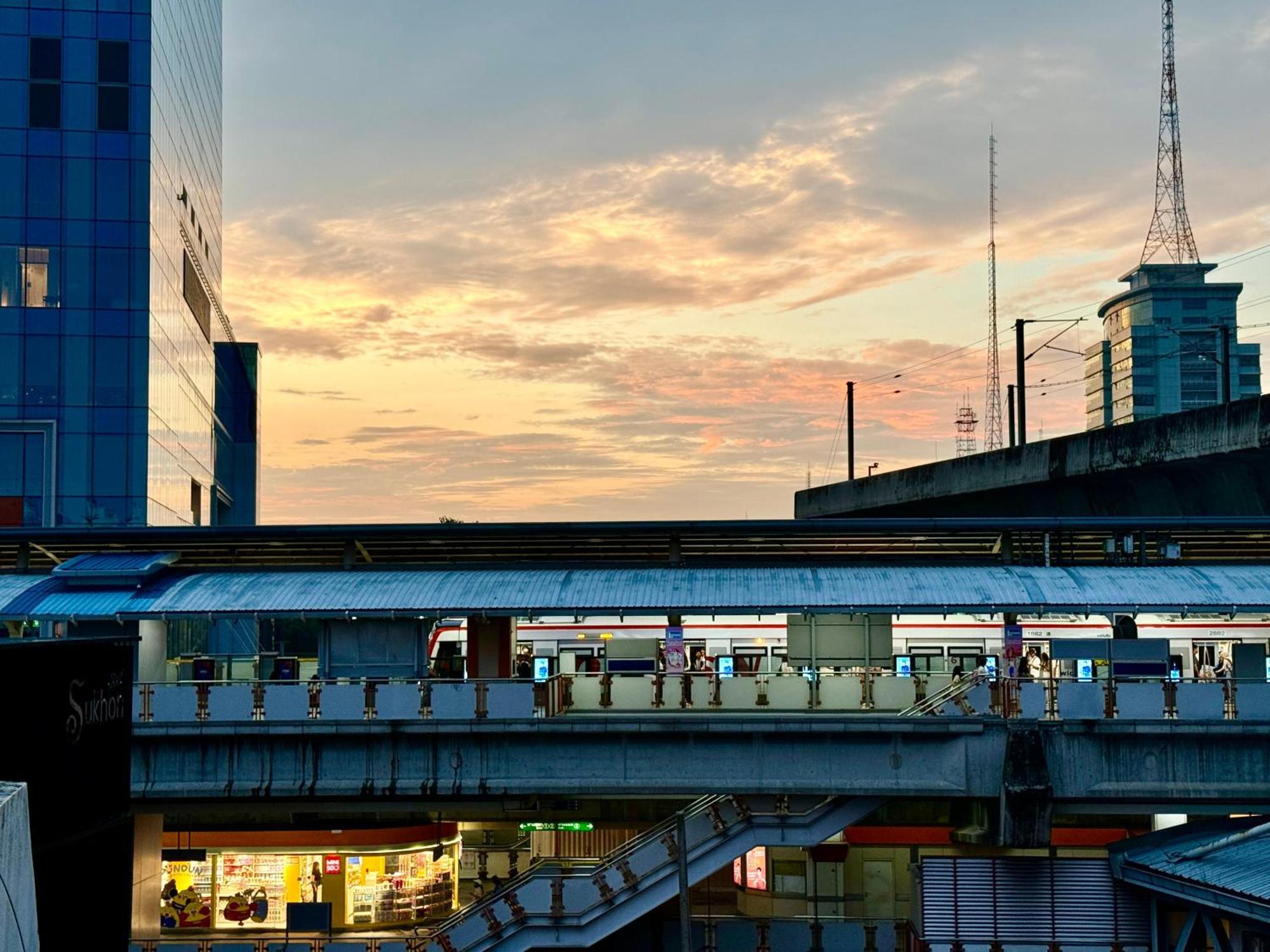 Avalan Phayathai Airport Link بانكوك المظهر الخارجي الصورة